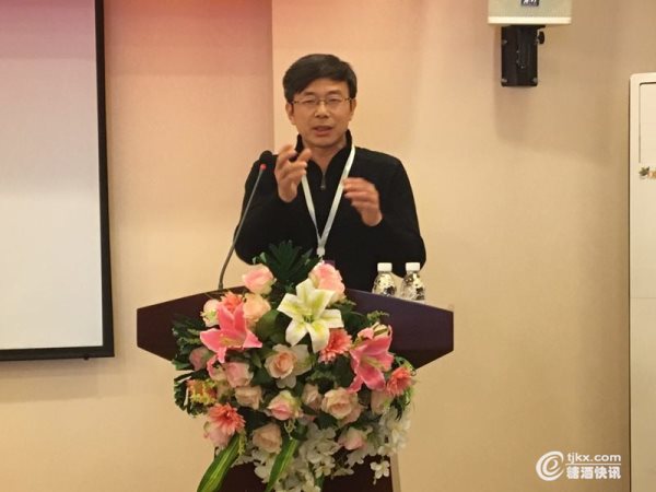 作为一名老学员，李菁向新同学做分享.jpg
