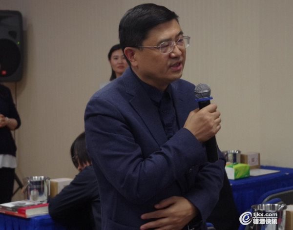 途牛网副总裁.jpg 途牛网副总裁.jpg