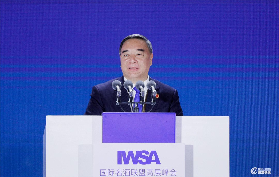 6.宋志平-中国上市公司协会会长、中国企业改革与发展研究会会长、中国建材和国药集团原董事长-主题演讲.jpg