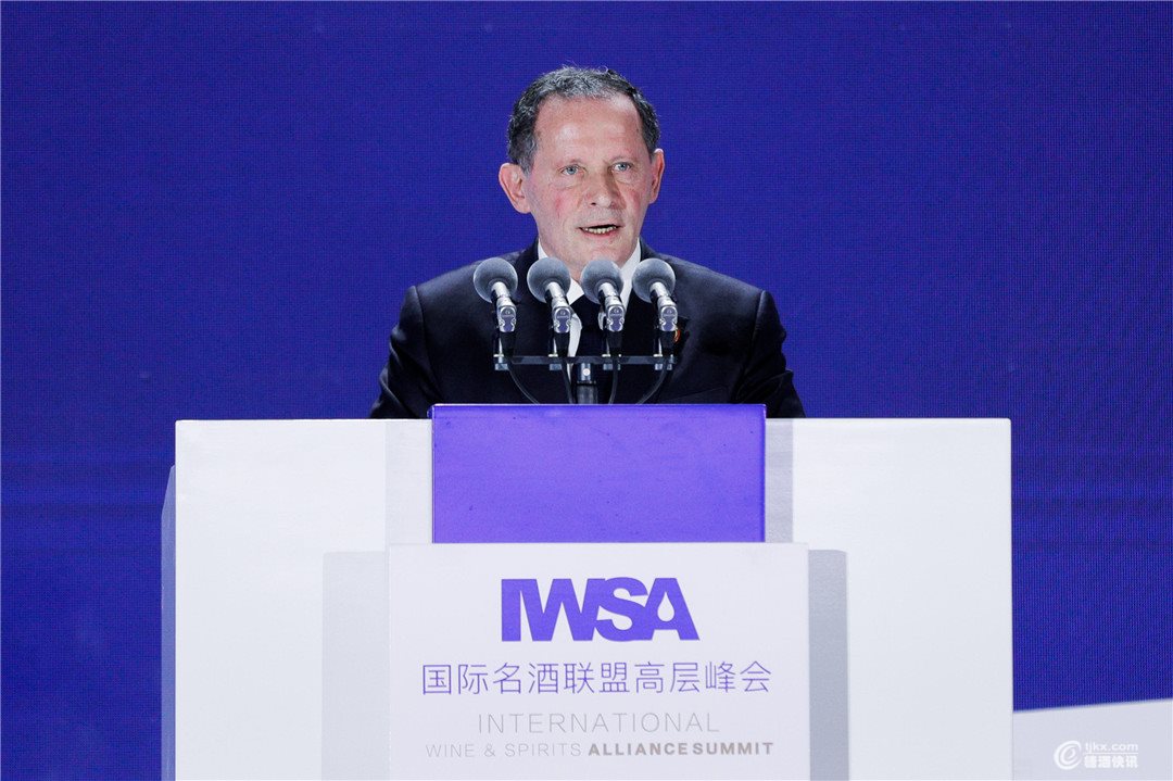 8.吉拉尔·贝克曼-法国政府经济顾问-主题演讲.jpg