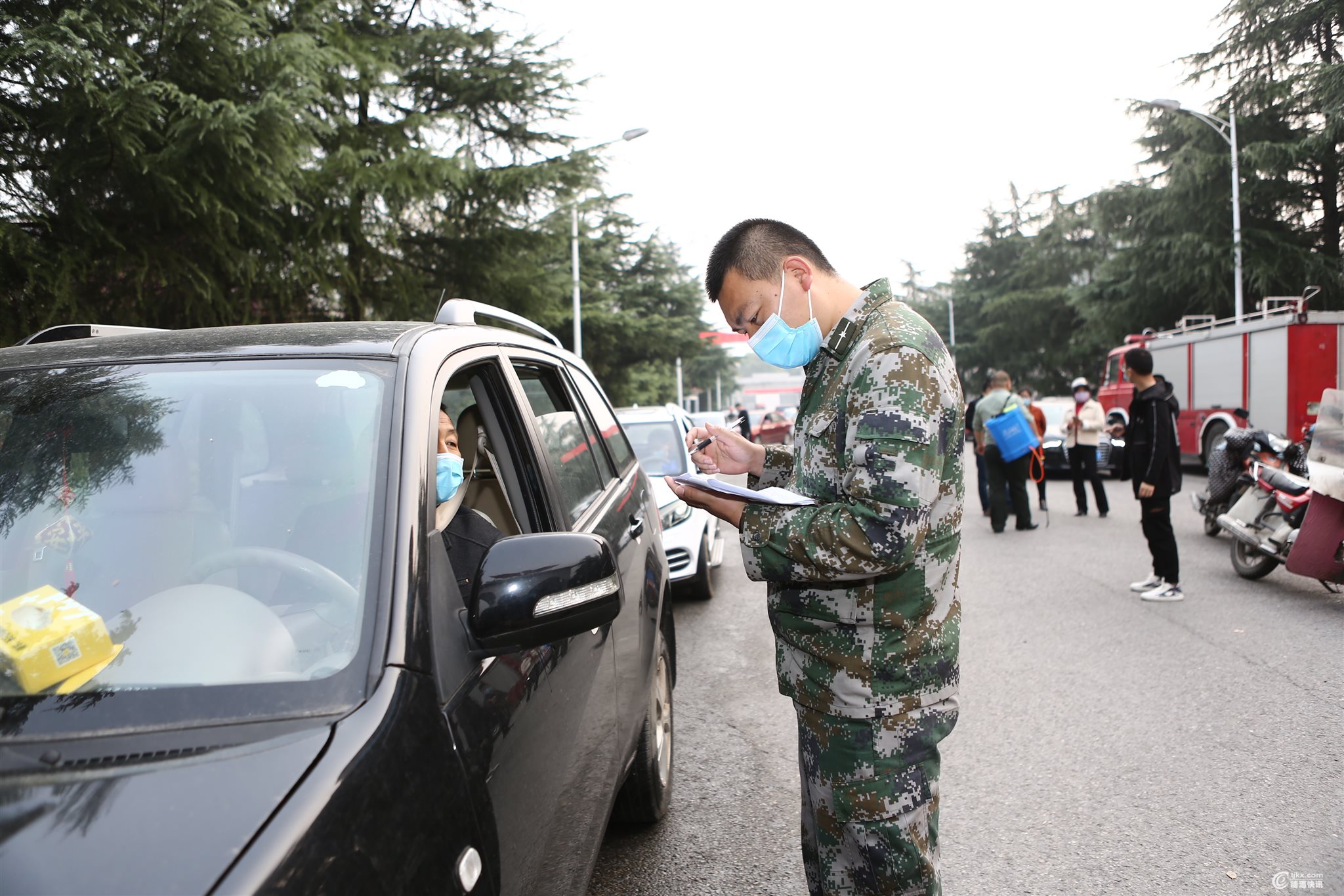 2、登记进入生产厂区人员.JPG 2、登记进入生产厂区人员.JPG