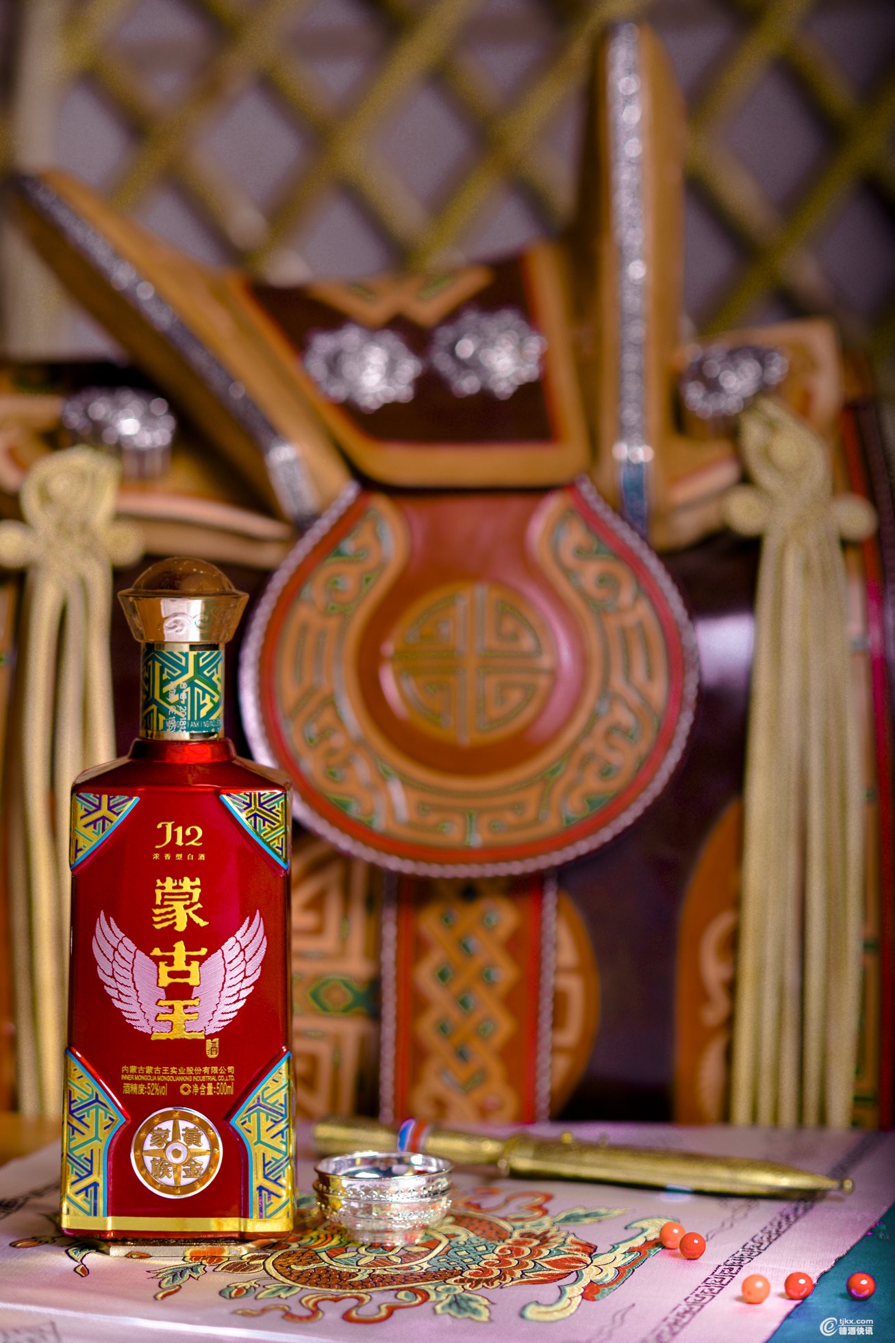 52黄金家族J12广告画面-2.jpg