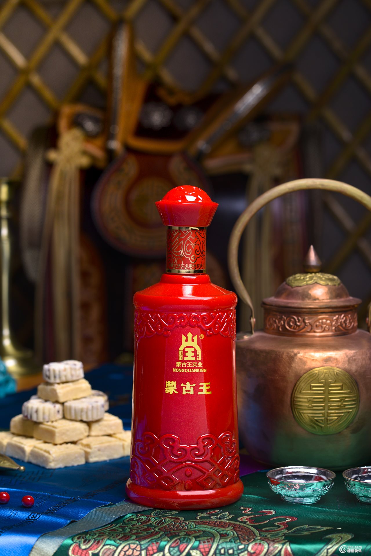 38黄金家族J3广告画面-2.jpg