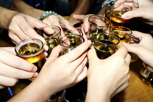 碰杯2.jpg