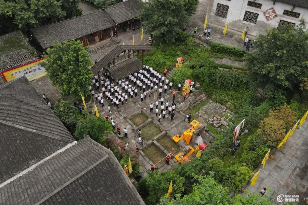09.jpg