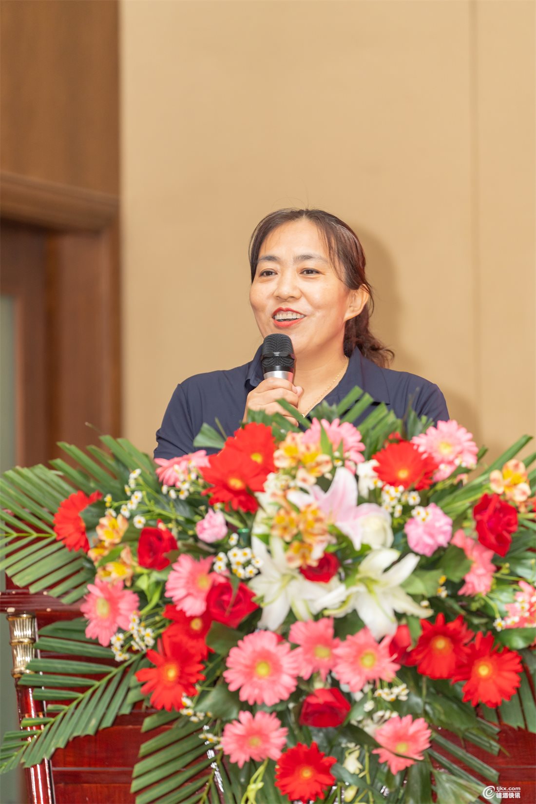 王亚梅.jpg